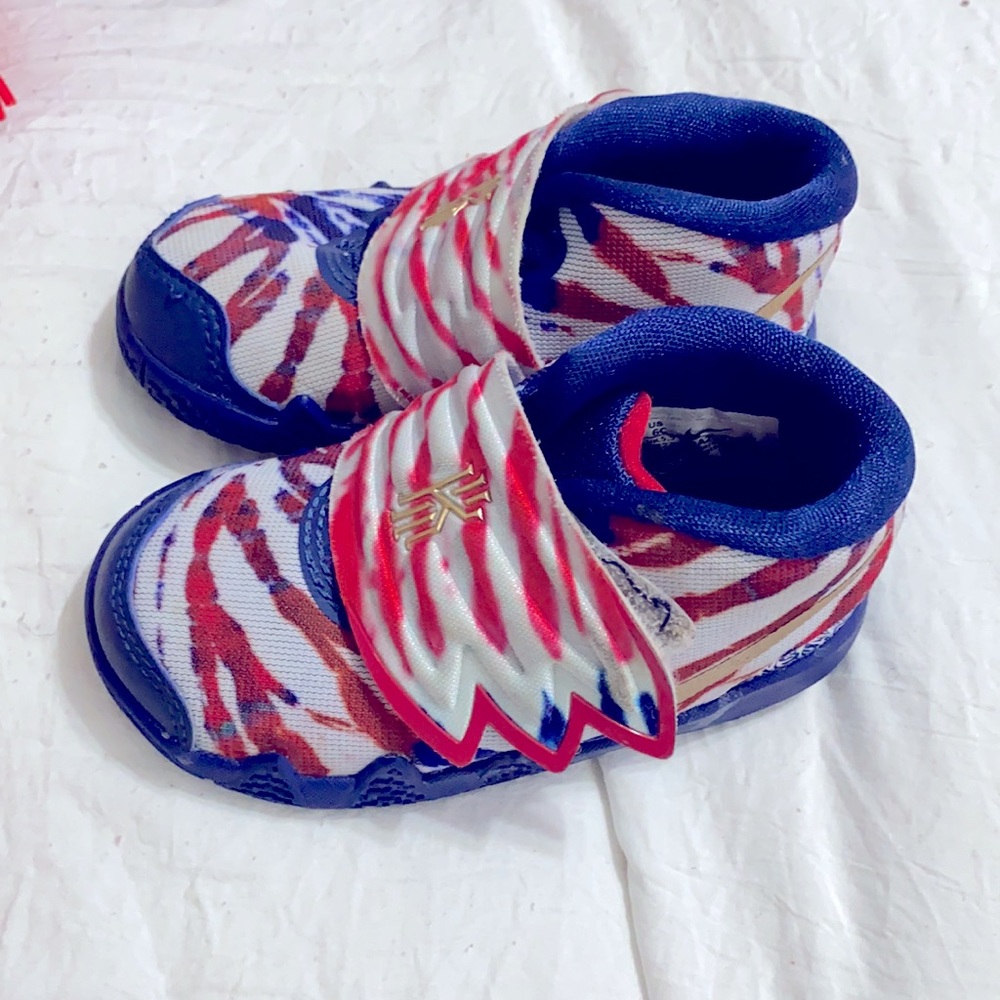 Shoes - Picture 2 of 4